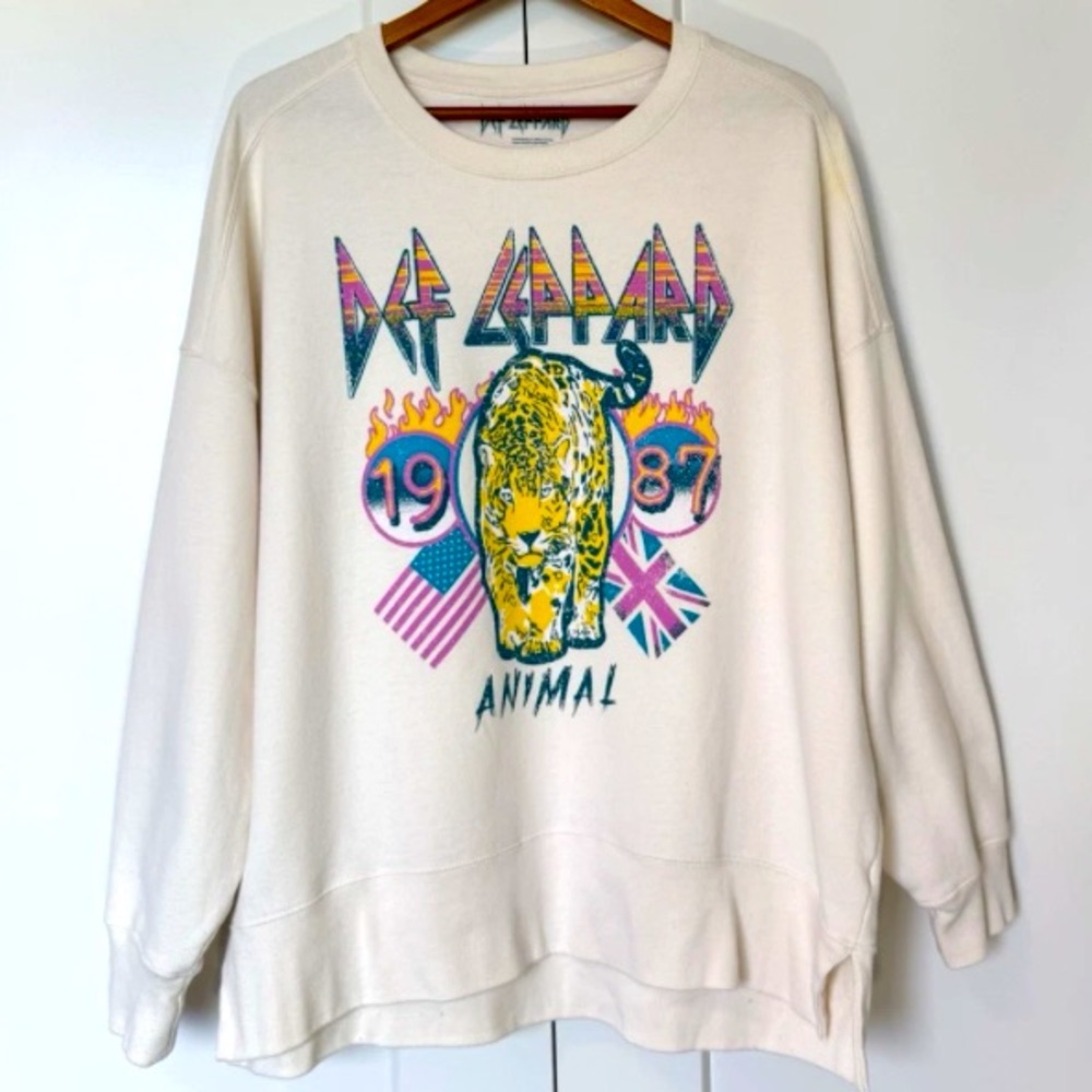 Def Leppard 1987 Animal Graphic Sweatshirt size medium preloved condition